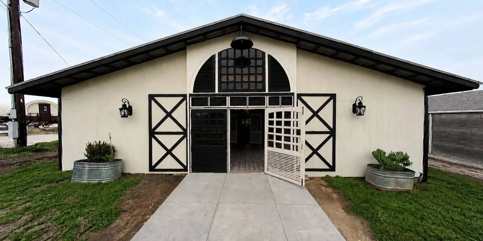 The event hall barn at Twin Oaks